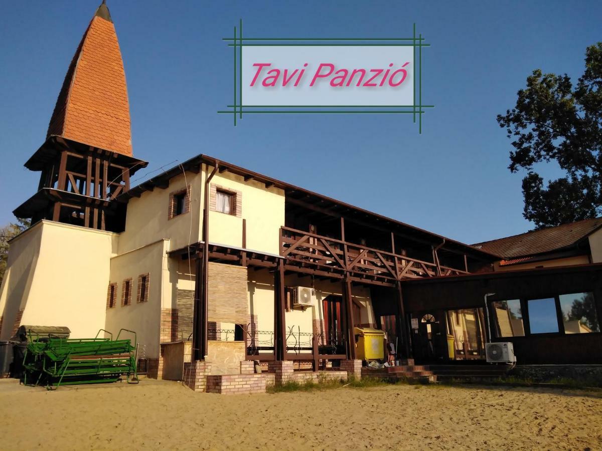 Tavi Panzio Es Etterem Bed & Breakfast Veresegyhaz Exterior photo